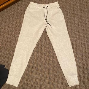White American Eagle joggers